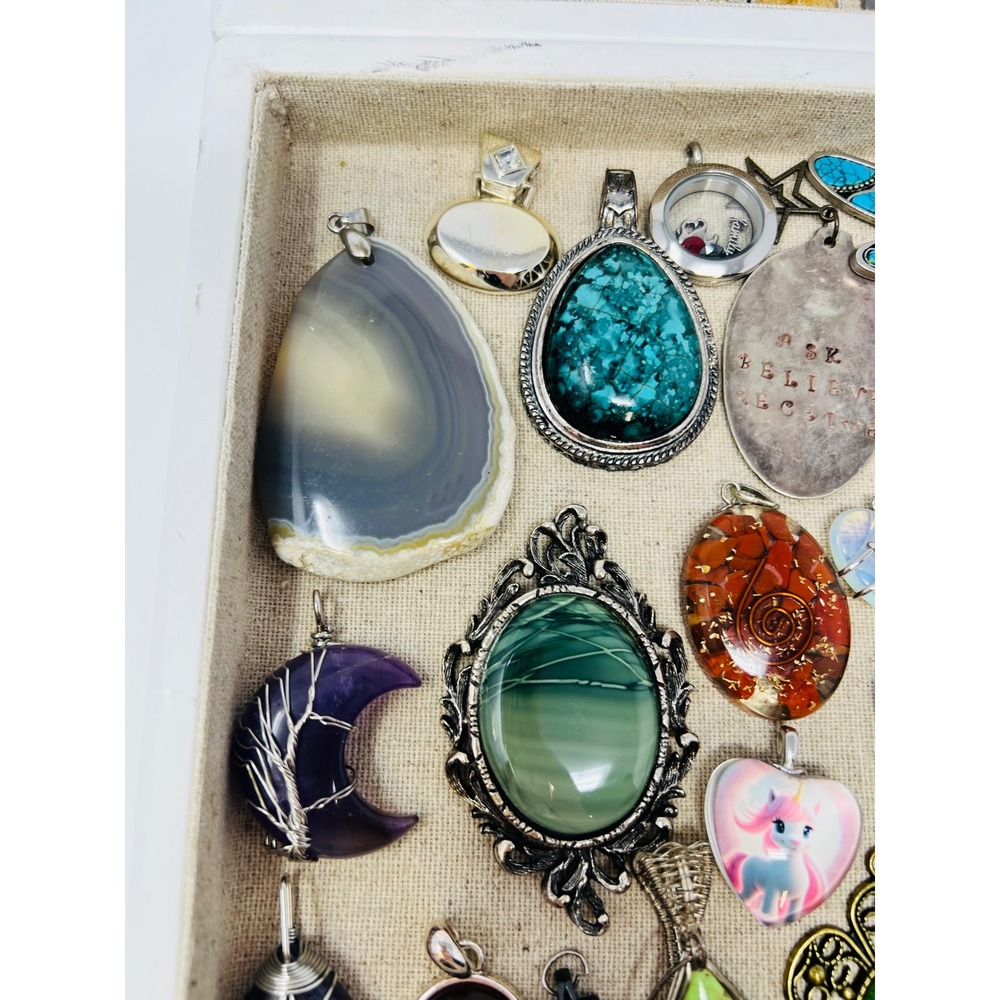 Vintage & Modern Gold & Silver Tone Assorted Necklace Pendant & Charm Lot of 80 - Picture 11 of 16